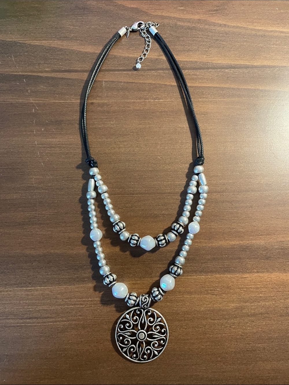 Beaded Pendant Necklace in Black & White Like New